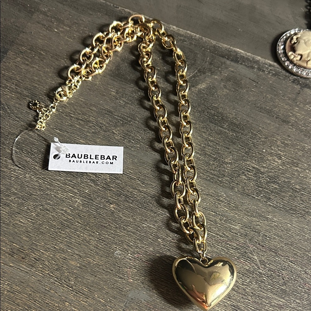 BaubleBar Millie Gold Heart Pendant Necklace Chunky Nice Weight 20 inch chain